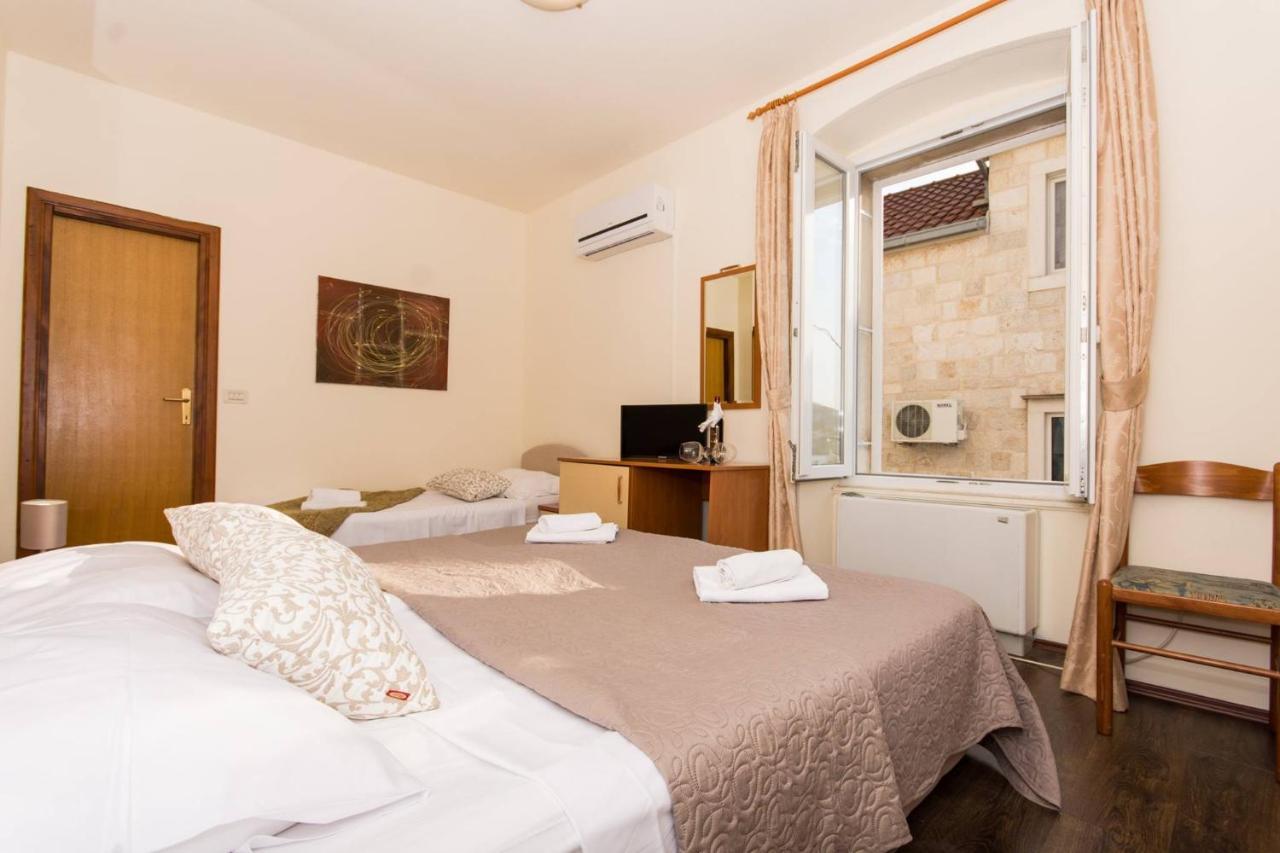 Vila Liza Bed & Breakfast Trogir Exterior photo