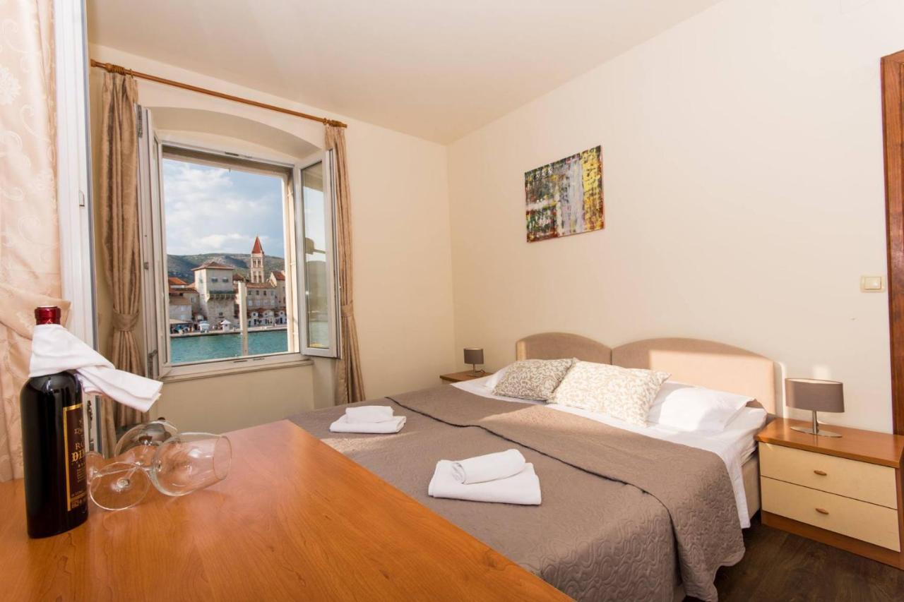 Vila Liza Bed & Breakfast Trogir Exterior photo