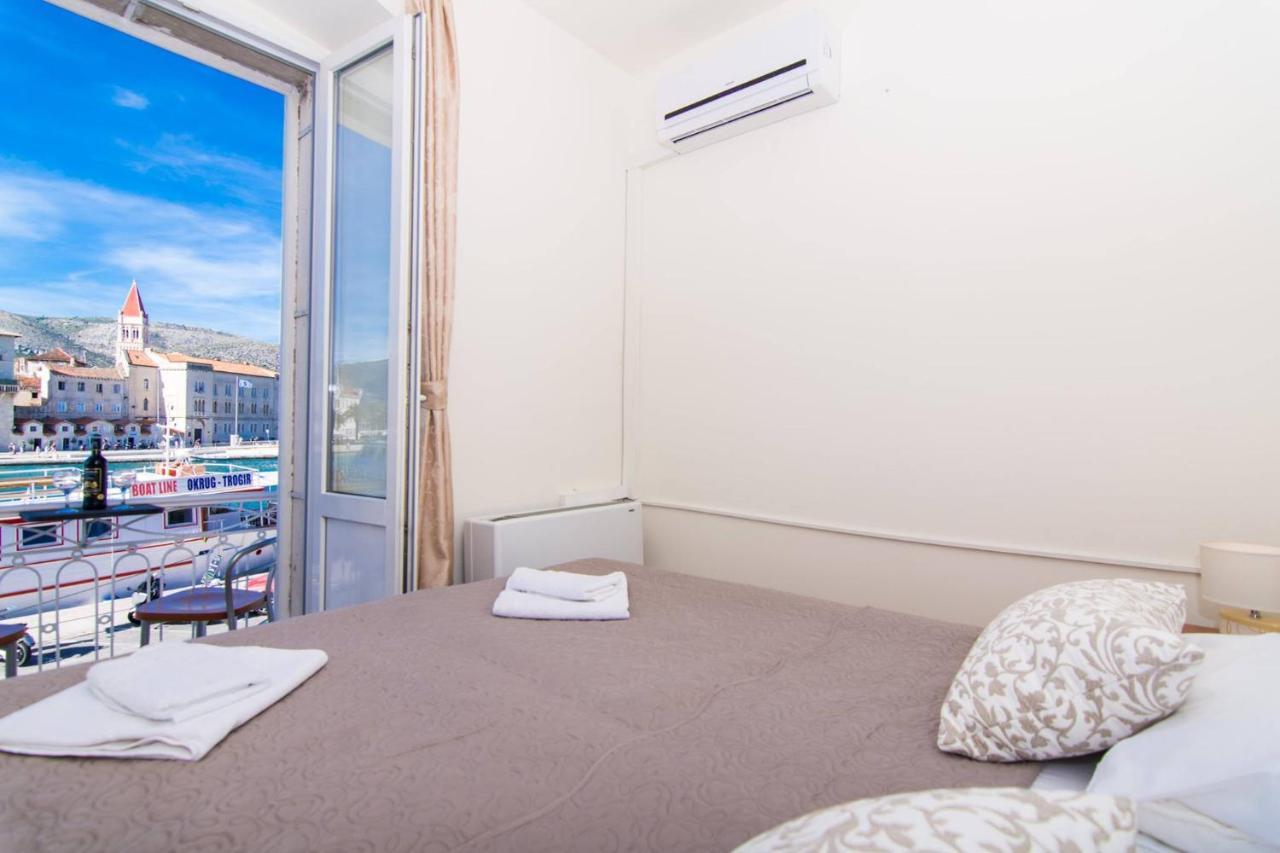 Vila Liza Bed & Breakfast Trogir Exterior photo