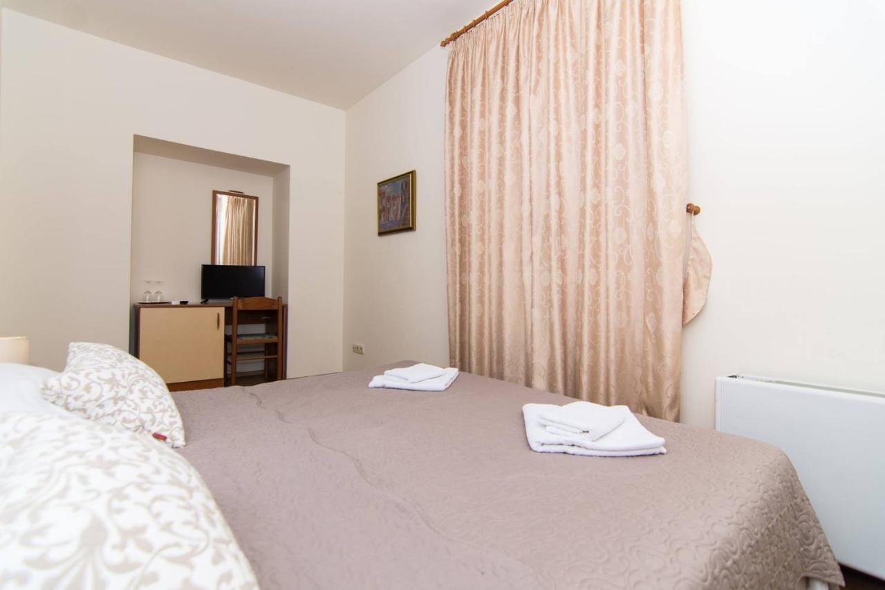 Vila Liza Bed & Breakfast Trogir Exterior photo