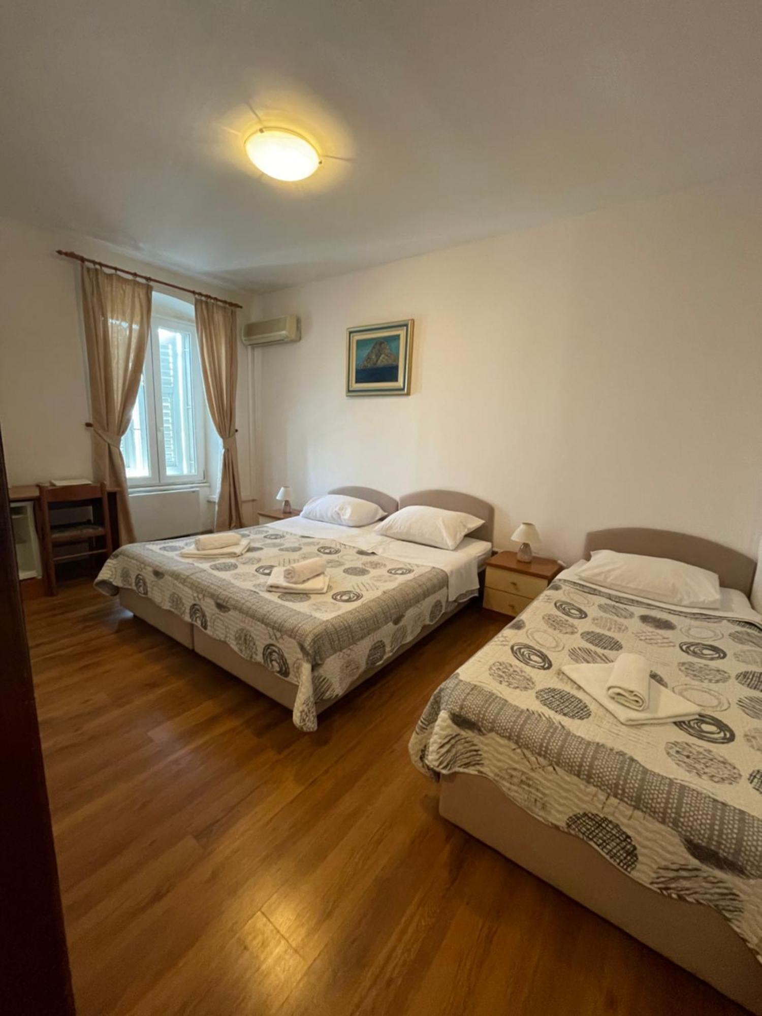 Vila Liza Bed & Breakfast Trogir Exterior photo